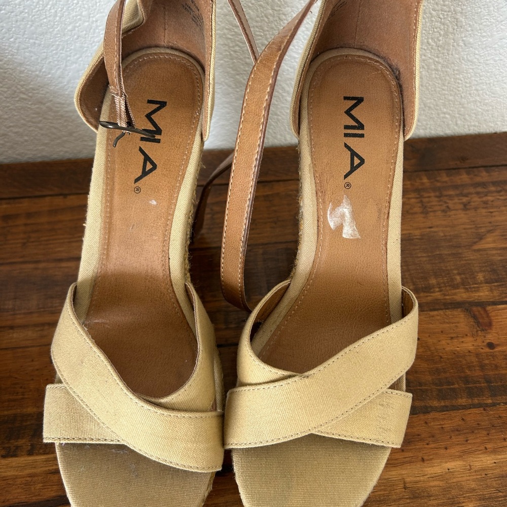 MIA Tan Wedge Shoes with Cross-Strap Design